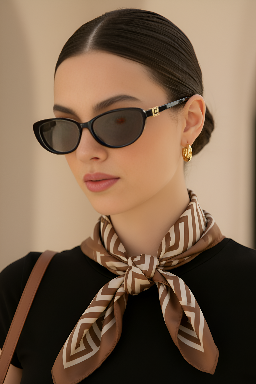 Noir Oval Frame Sunglasses